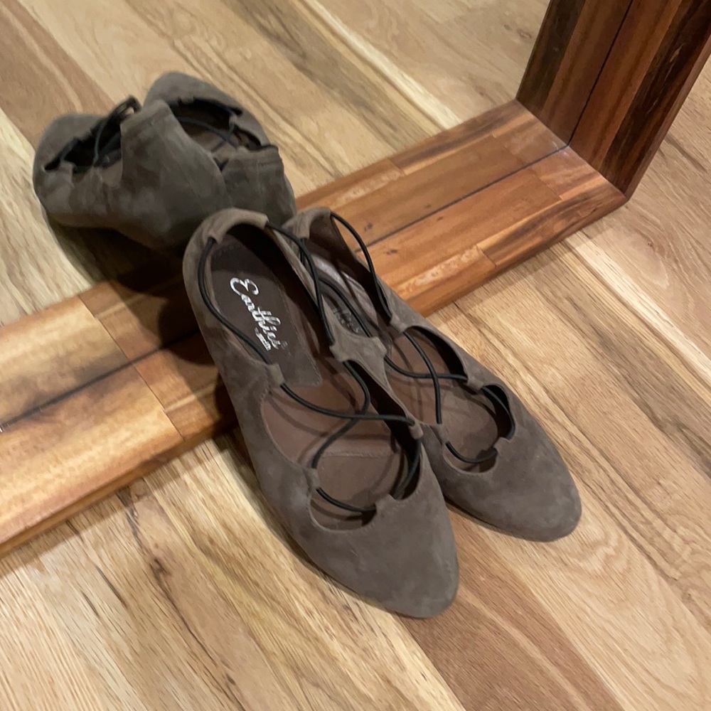 Earthies essen flats, size 9.5